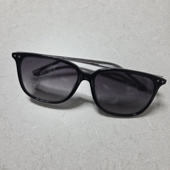 Black Bottega Veneta Women's Sunglasses - Picture 3 of 5